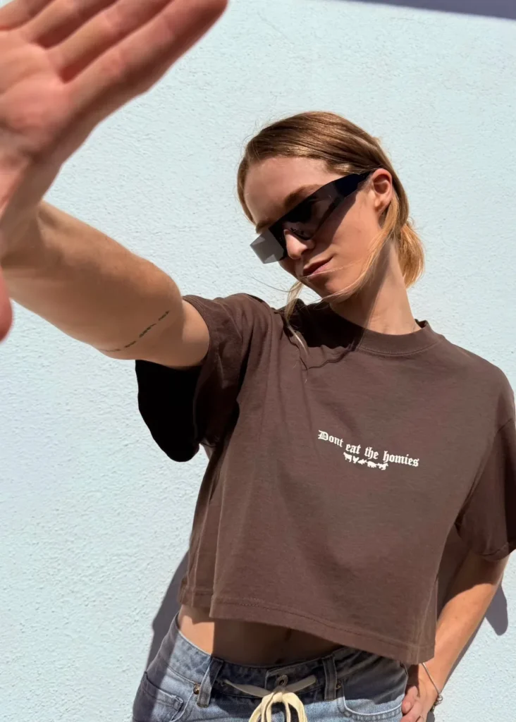 imageye imgi 18 Mocha cropped tee 2