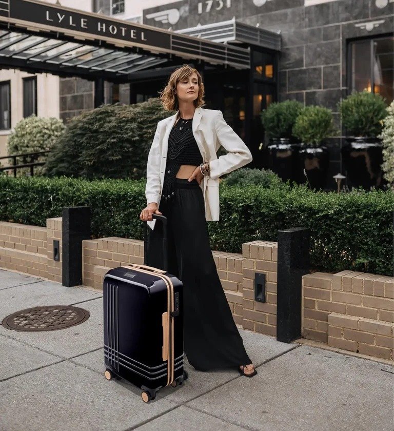 imgi 188 R districtofchic roamluggage 27 copy 1